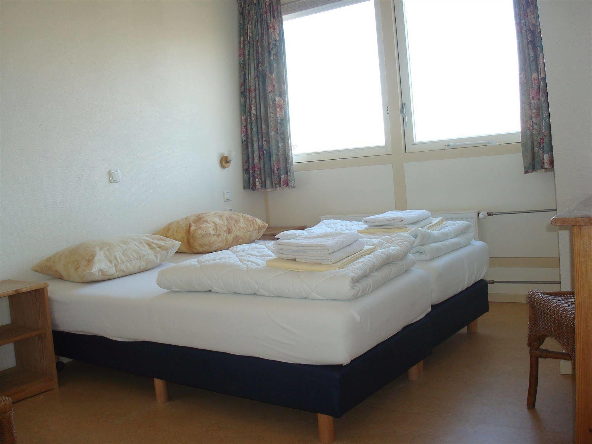 Hotel Rasch Bergen aan Zee Zewnętrze zdjęcie